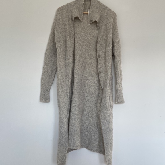 Aritzia The Group by Babaton Nour cardigan sweater - Picture 2 of 11